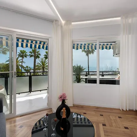 Sakura - En Front De