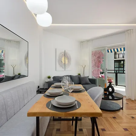 Sakura - En Front De Apartamento *